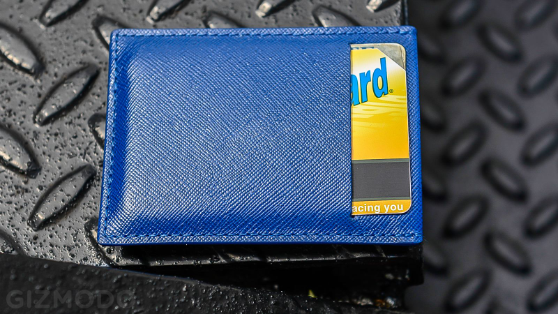 Illustration for article titled Capsule Minimalist Wallet Review: The Anti-Costanza